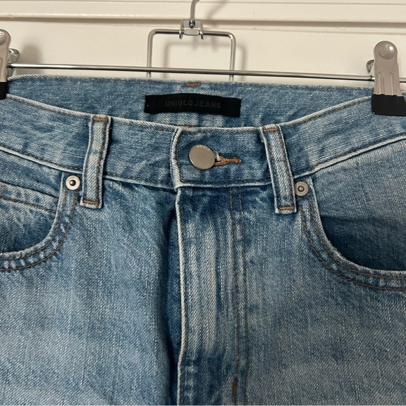 UNIQLO Relaxed Straight Leg Jean 👖 - Size 23 - Picture 2 of 5